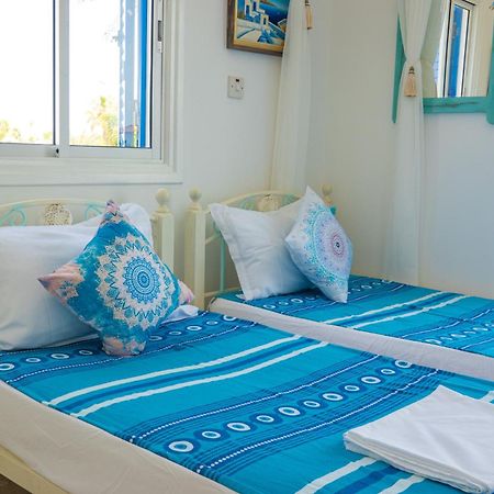 Greek Island Style 2 Bedroom Villa With Pool Next To The Sea Larnaca Eksteriør billede