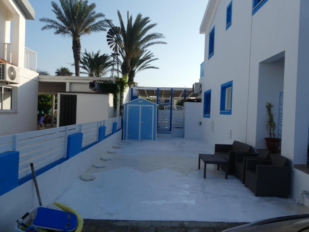 Greek Island Style 2 Bedroom Villa With Pool Next To The Sea Larnaca Eksteriør billede