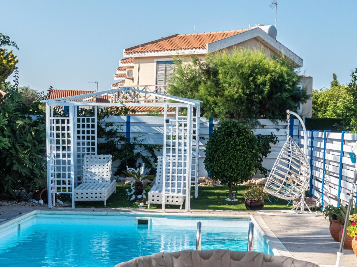 Greek Island Style 2 Bedroom Villa With Pool Next To The Sea Larnaca Eksteriør billede