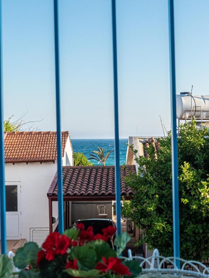 Greek Island Style 2 Bedroom Villa With Pool Next To The Sea Larnaca Eksteriør billede