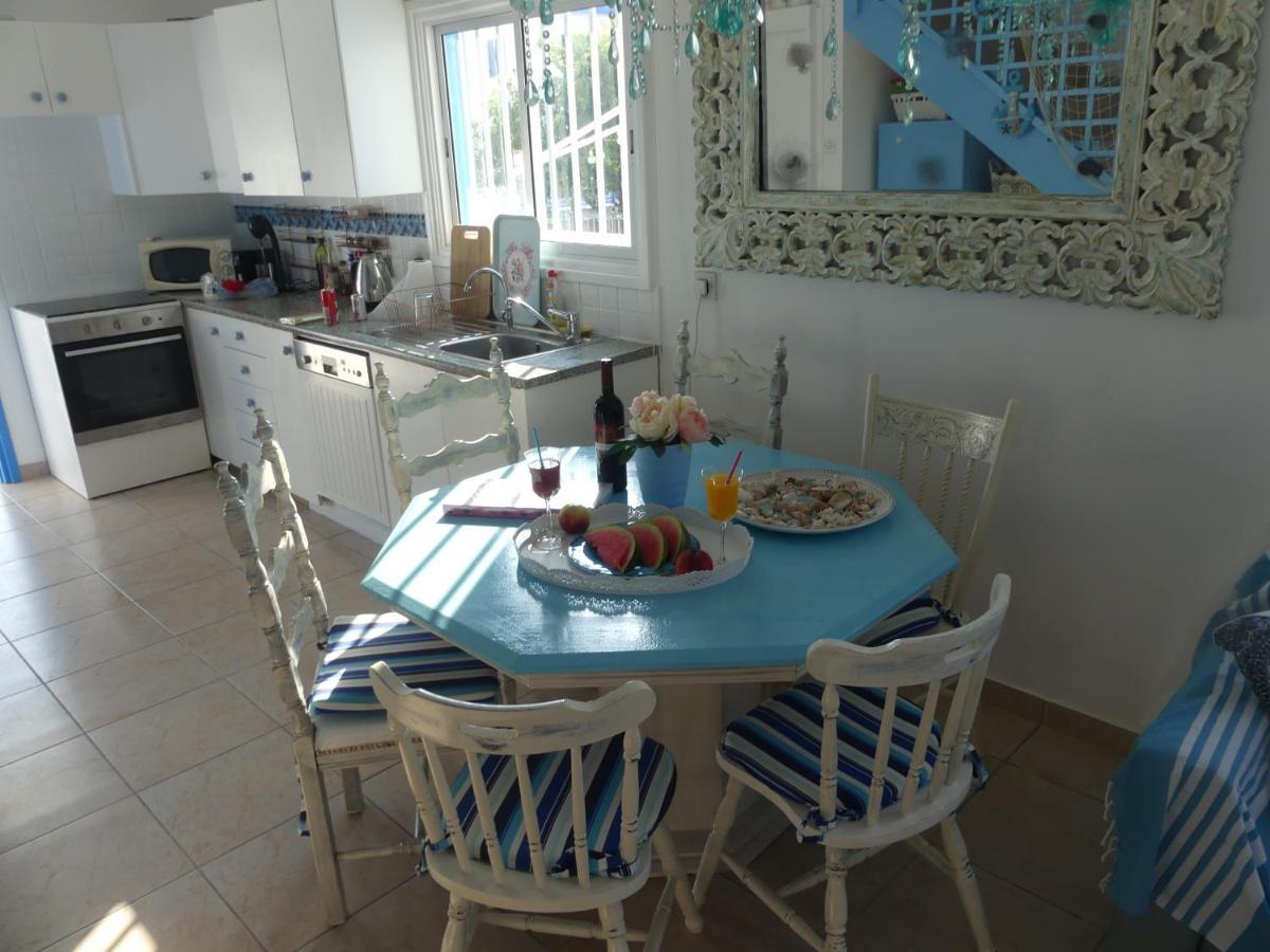 Greek Island Style 2 Bedroom Villa With Pool Next To The Sea Larnaca Eksteriør billede